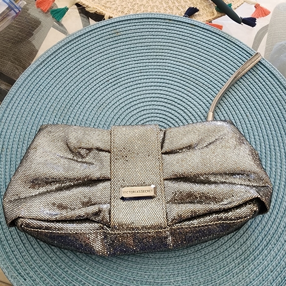 Victoria's Secret Silver Glitter Wristlet Make Up Bag good condition - Picture 7 of 8